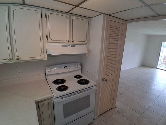 4th image of 410 W Palm St