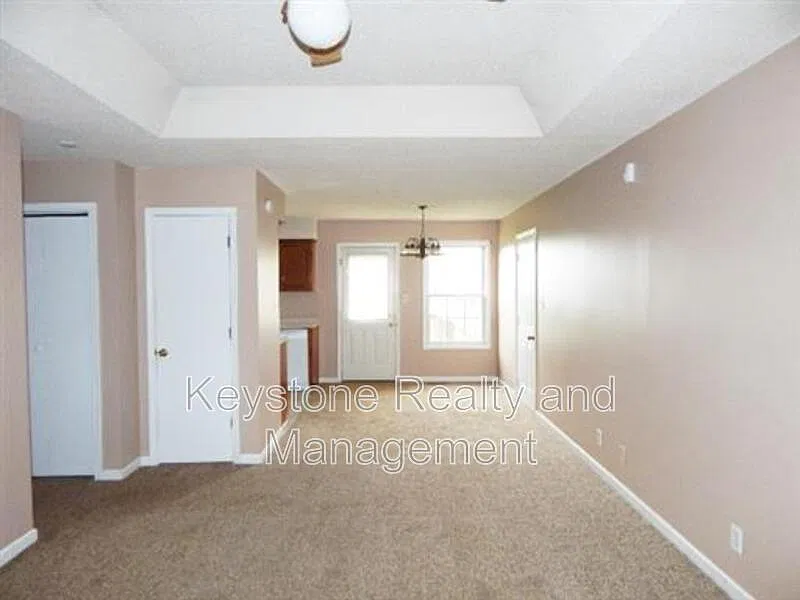 3 bed, 1.5 bath, 1008 sqft, $1,250 — Photo 4