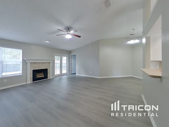 4th image of 8465 Country Bend Cir W