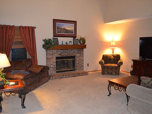 4th image of 701 Harvest Ln