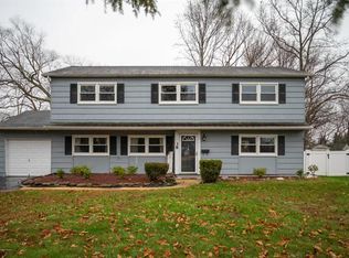 38 Tarrytown Rd, Manalapan, NJ 07726