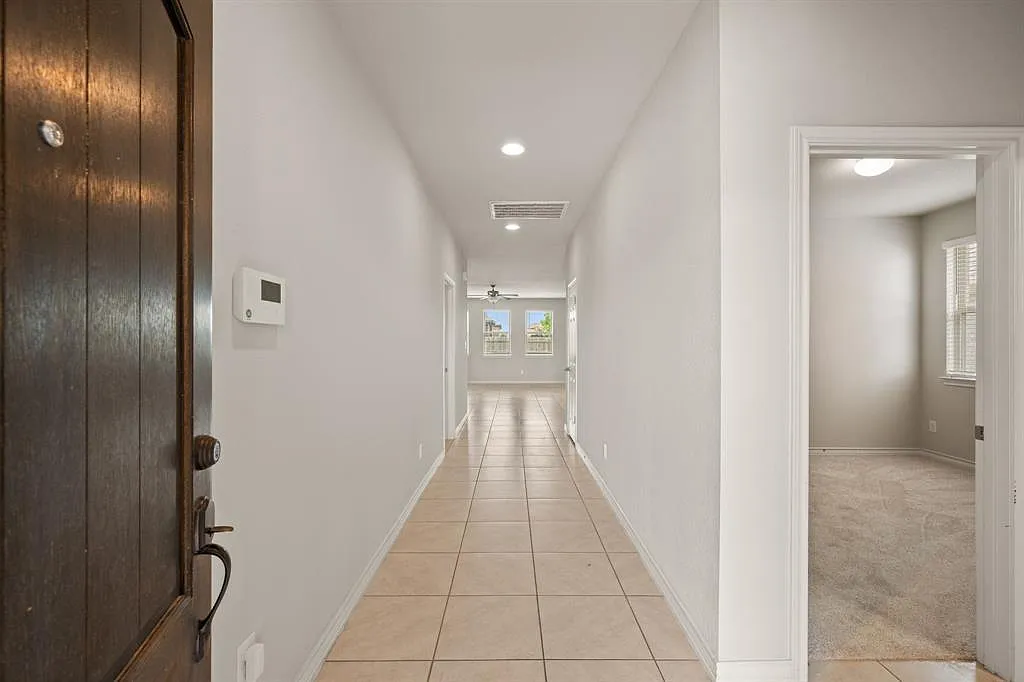 3 bed, 2.0 bath, 1755 sqft, $2,150 — Photo 3