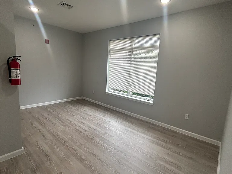 115-117 Hamilton Ave — Photo 11