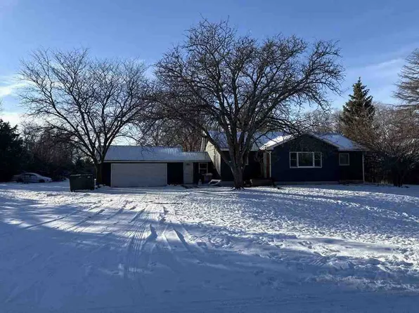 609 N Main St, White Lake, SD 57383