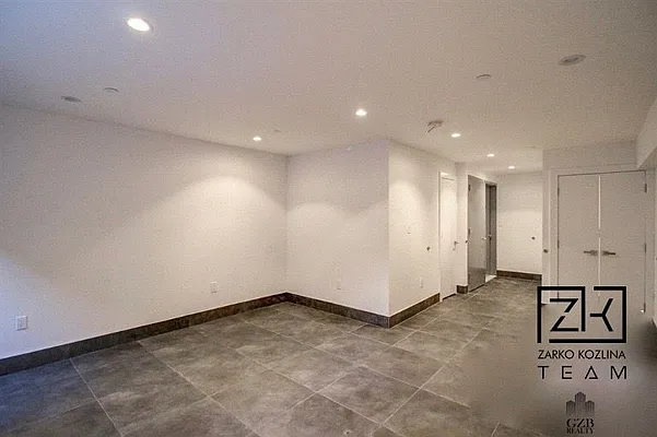 Rented by Avenues Real Estate | media 21