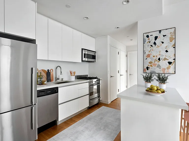 148 E 24th St #6E — Photo 3