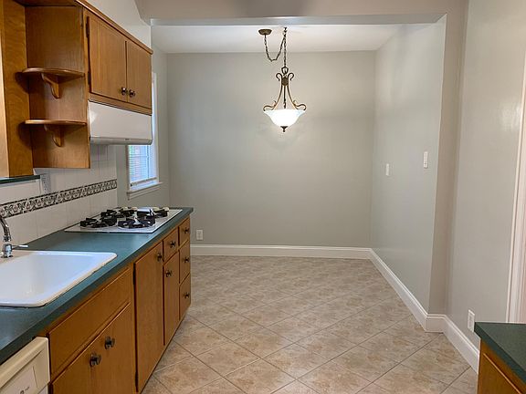 5th image of 24704 87th Dr Floor 1