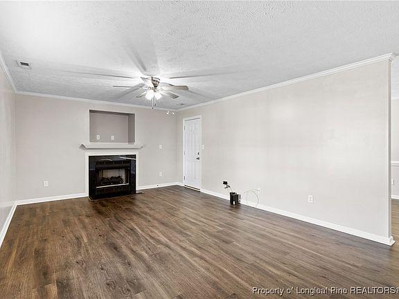 5th image of 106 Hawthorn Dr