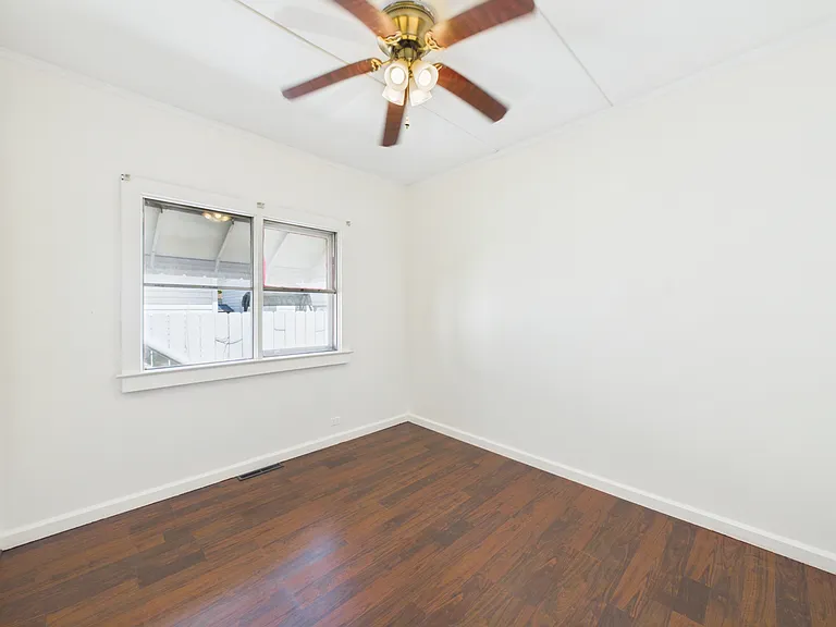305 S Chelsea St — Photo 14