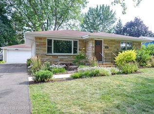 316 Garden Ct, Sycamore, IL 60178