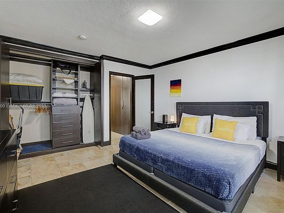 5th image of 1800 Meridian Ave APT 2