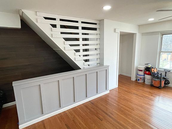 4th image of 141 Holland Ave Floor 2