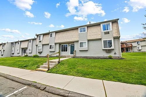 35 Carillon Dr #D Photo 1