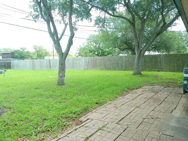 4318 Belfast Dr — Photo 17