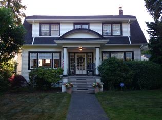 4672 Sunnyside Ave N, Seattle, WA 98103