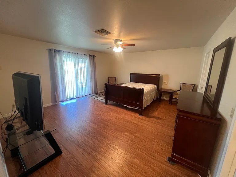 28120 Avenida Maravilla — Photo 6