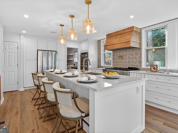 2nd image of 16145 Henderson Rd