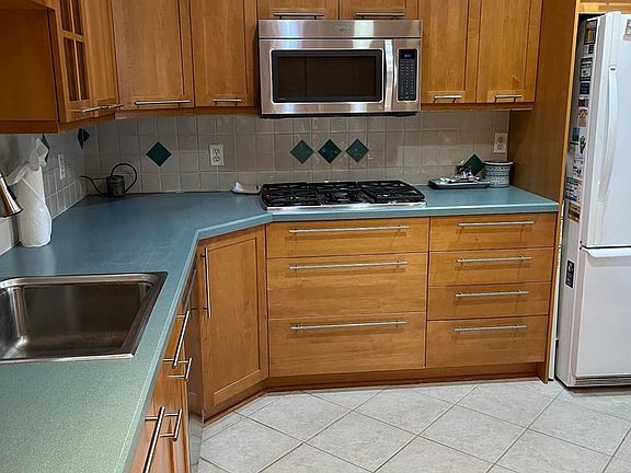 2nd image of 31 Lighttown Ct #31