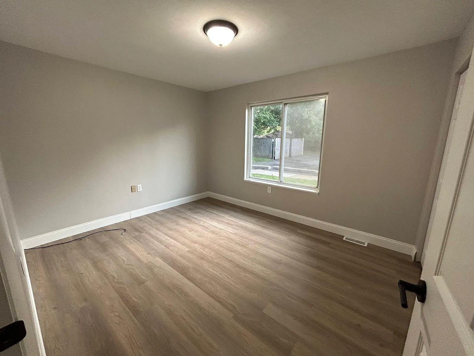 2 bed, 850 sqft, $1,115 — Photo 3