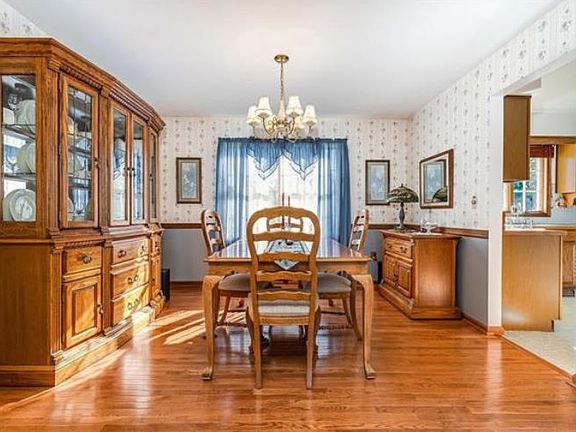 3rd image of 1603 Arrowwood Dr