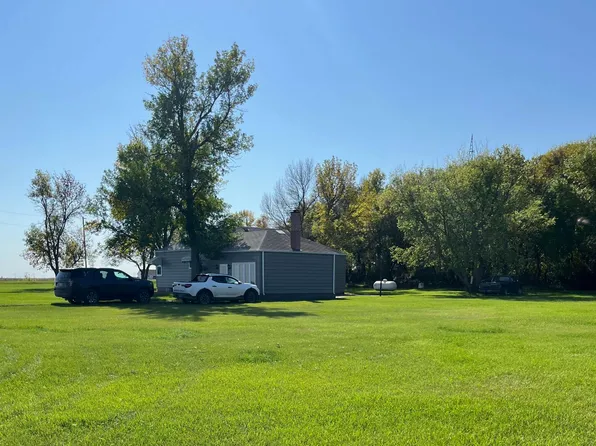849 95th St NW, Westhope, ND 58793