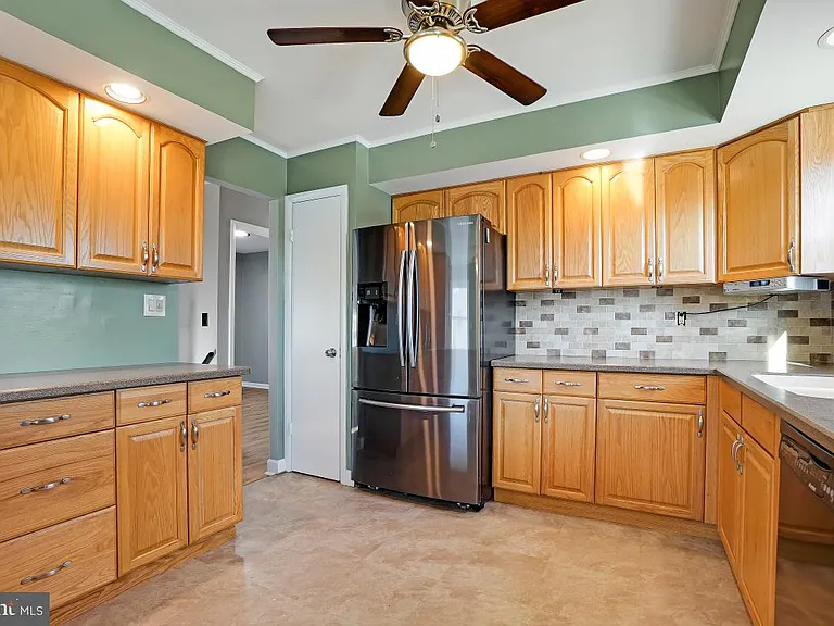 12316 Fountain Dr — Photo 10
