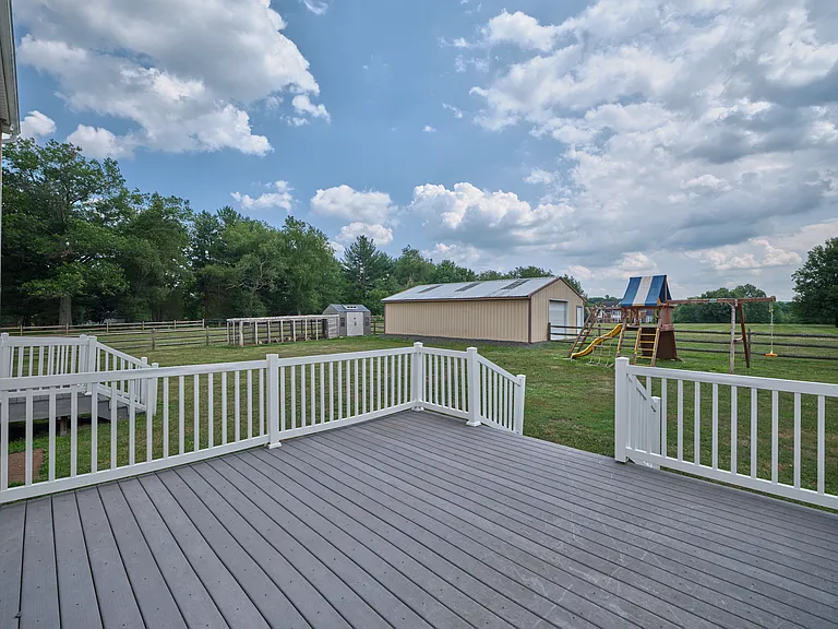 815 Clawson Ave — Photo 24