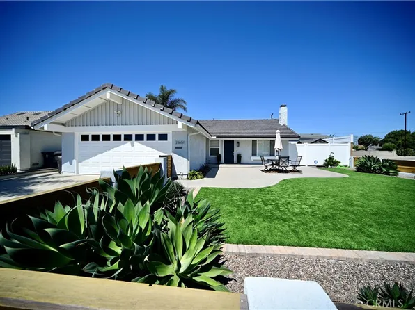 21651 Hilaria Cir, Huntington Beach, CA 92646