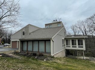 659 Meadow Ln, Rochester, PA 15074