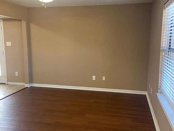 4th image of 1918 Holleman Dr W