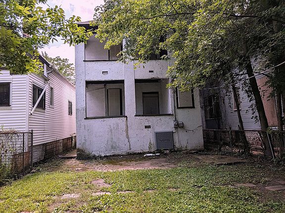 3rd image of 18 W 114th St