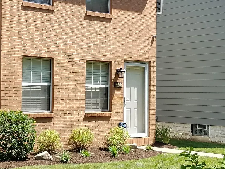 366 E Mithoff St — Photo 36