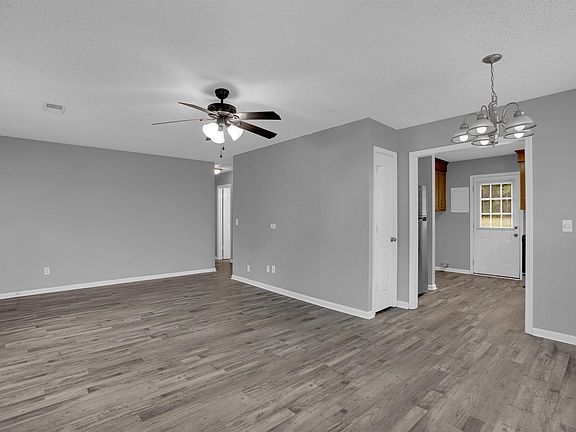 5th image of 362 Wharfsdale Rd
