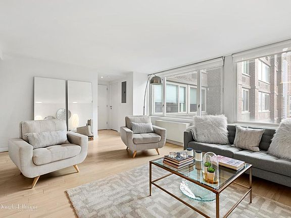 2nd image of 322 W 57th St APT 22A1