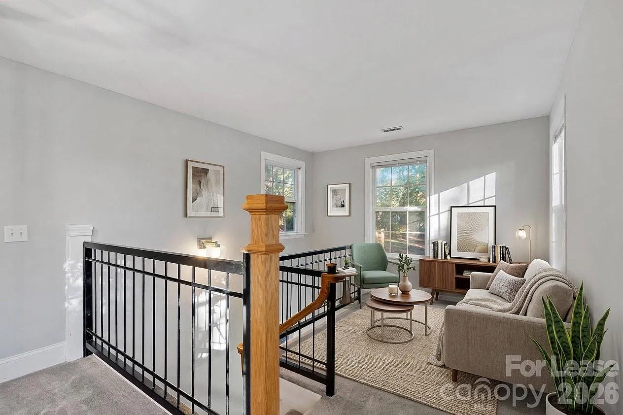 1 bed, 704 sqft, $1,400 — Photo 2