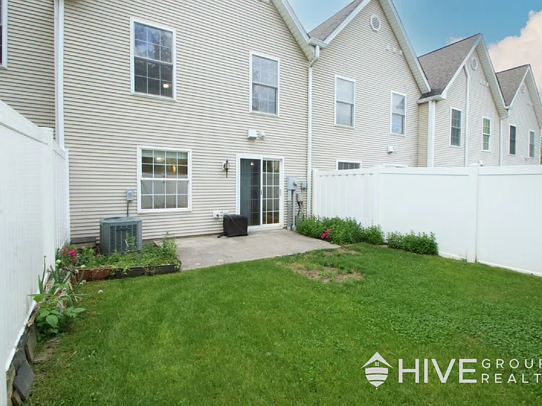 2411 Avonlea Ln — Photo 21