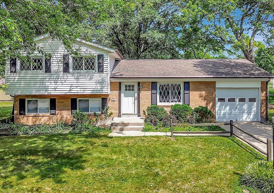 1st image of 212 Vista Dr