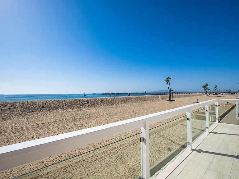 1211 Seal Way #B — Photo 32
