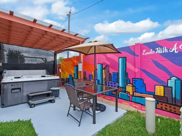 2312 Sperber Ln, Houston, TX 77003