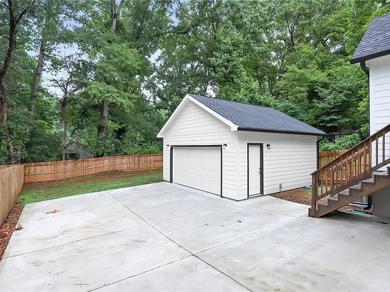 257 Birch St — Photo 11