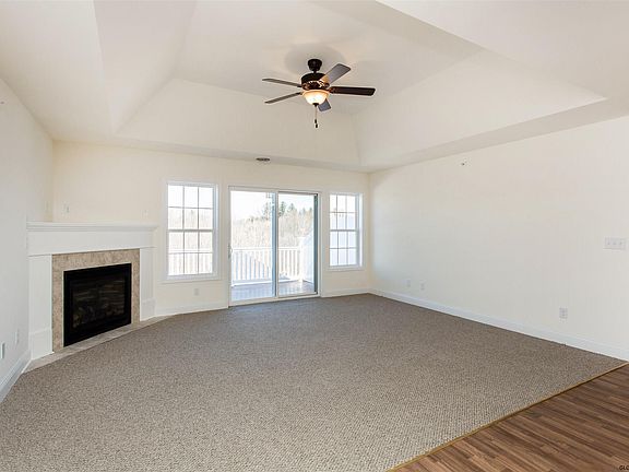 4th image of 2201 Stonebridge Dr