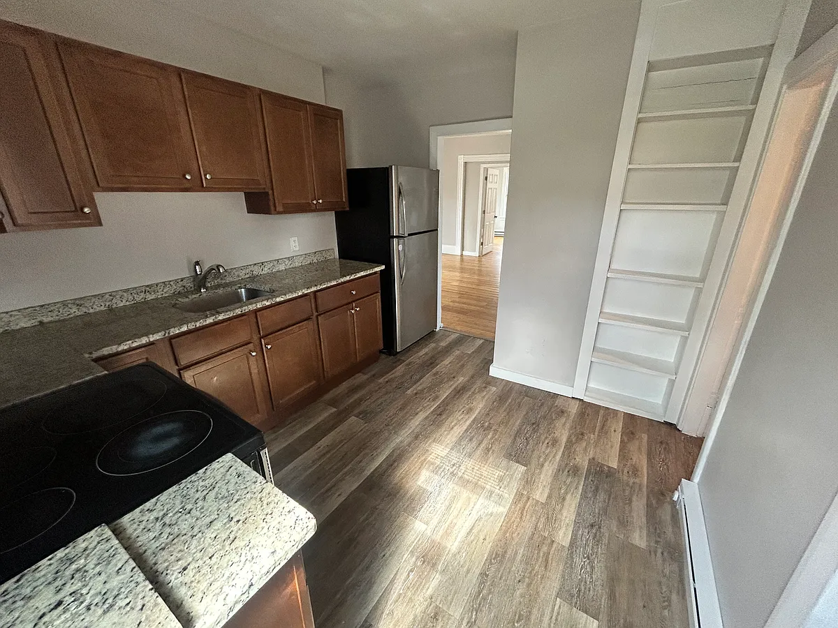 Building Photo - 35 Newcomb Pl #2