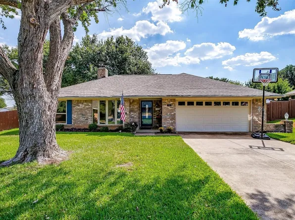 503 Regina Ct, Euless, TX 76039