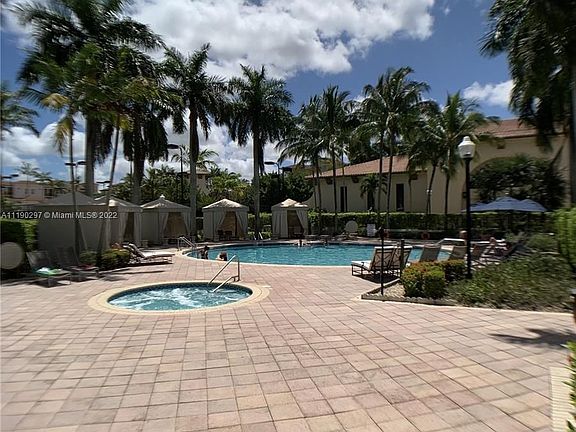 5th image of 2925 NW 126th Ave #3111