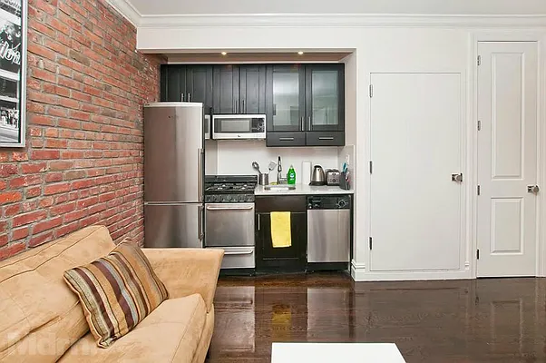 Rented by Luxury Property Group | media 22