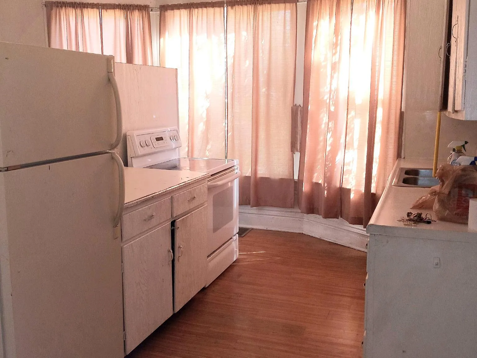 1631 Claremont Ave — Photo 3