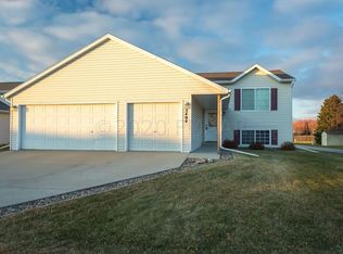 3404 36th Ave S, Moorhead, MN 56560