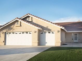 18266 Lakeview Dr, Victorville, CA 92395