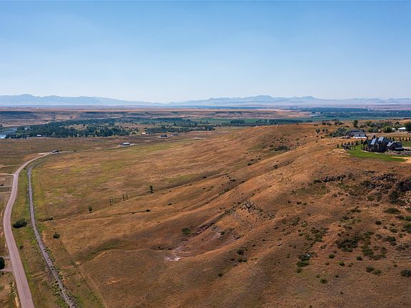 3rd image of Nhn Comer Hill Rd