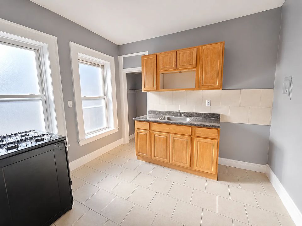 1st image of 321 Park Ave #13